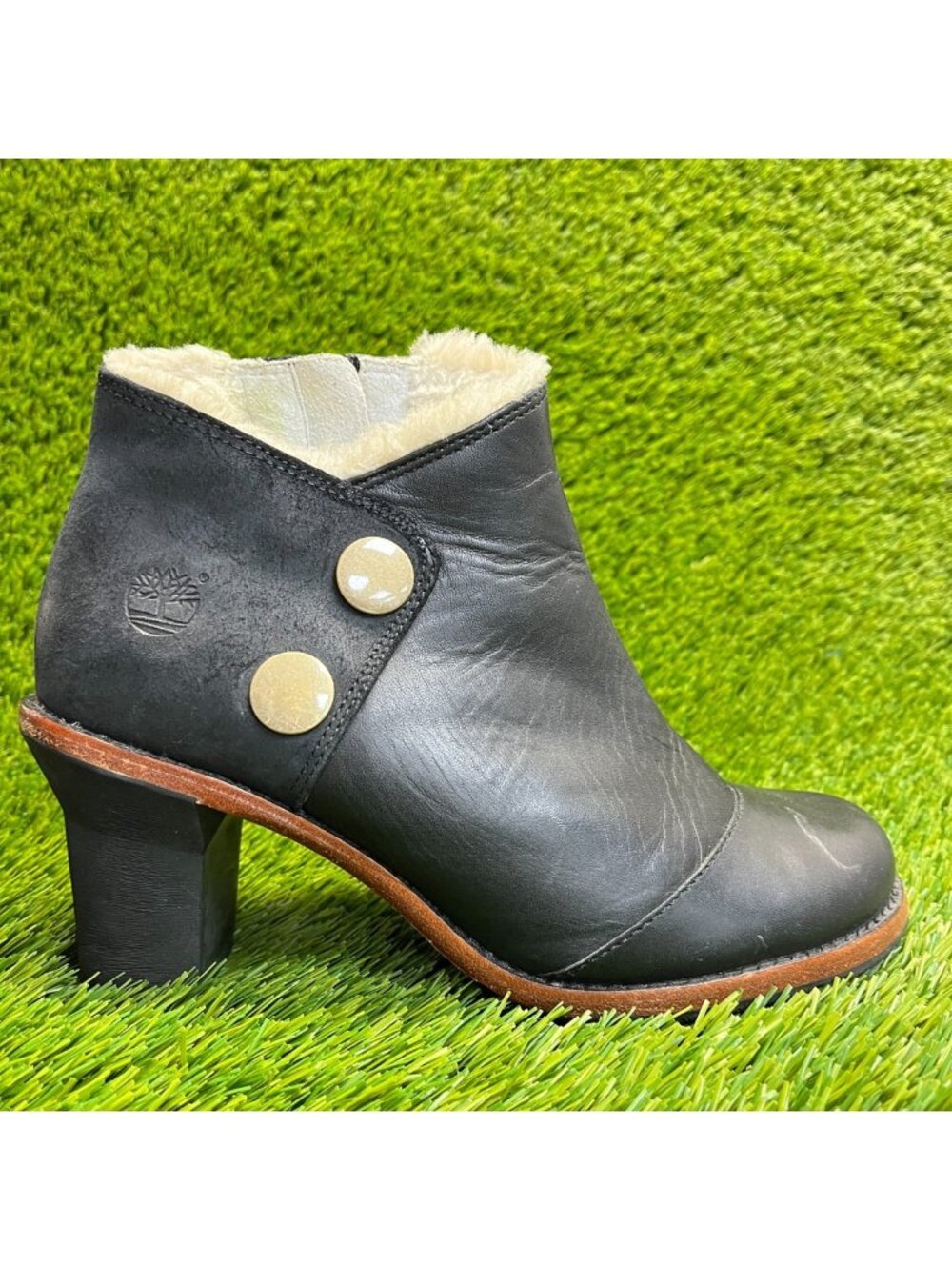 Timberland Womens Size 8.5 Black Classic Outdoor Side Zip Fashion Ankle Boots